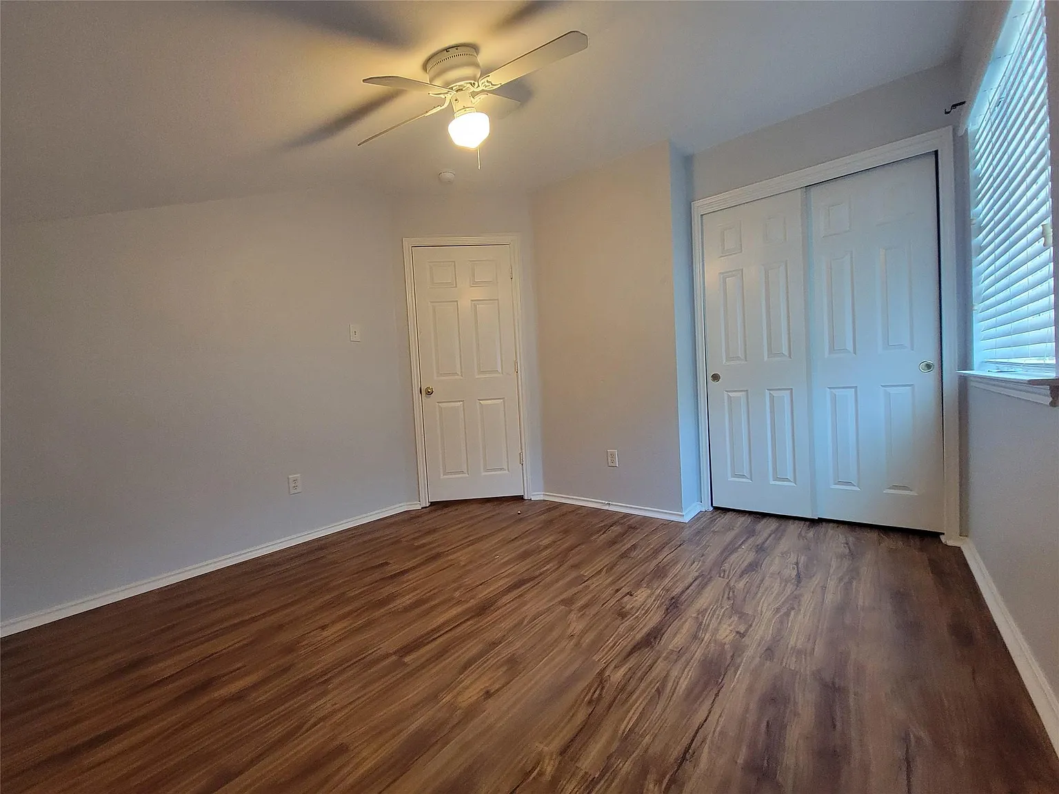 3 bed, 2.5 bath, 1858 sqft, $1,925 — Photo 4