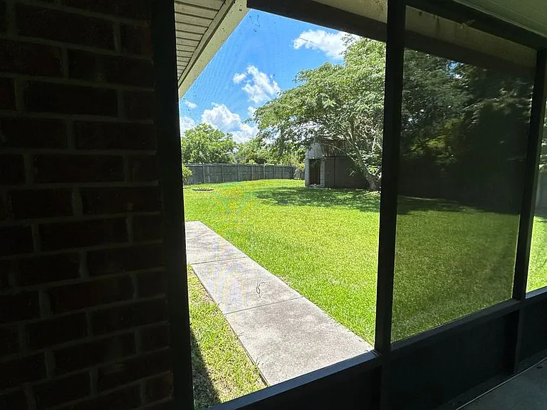 109 Larkin Ct — Photo 10
