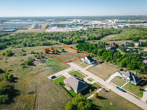 210 Caprock Dr, Sunnyvale, TX 75182