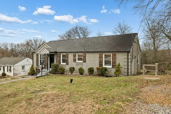 720 Cameo Dr #A — Photo 3