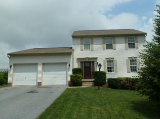 10 Saddlebrook Dr, Felton, PA 17322