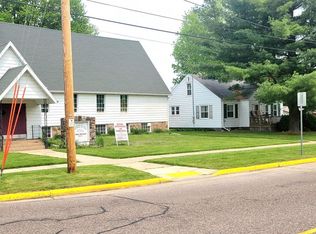 150 Shaw St, Baraboo, WI 53913