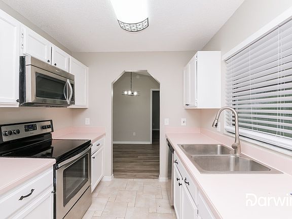 3rd image of 526 Rapid Falls Dr