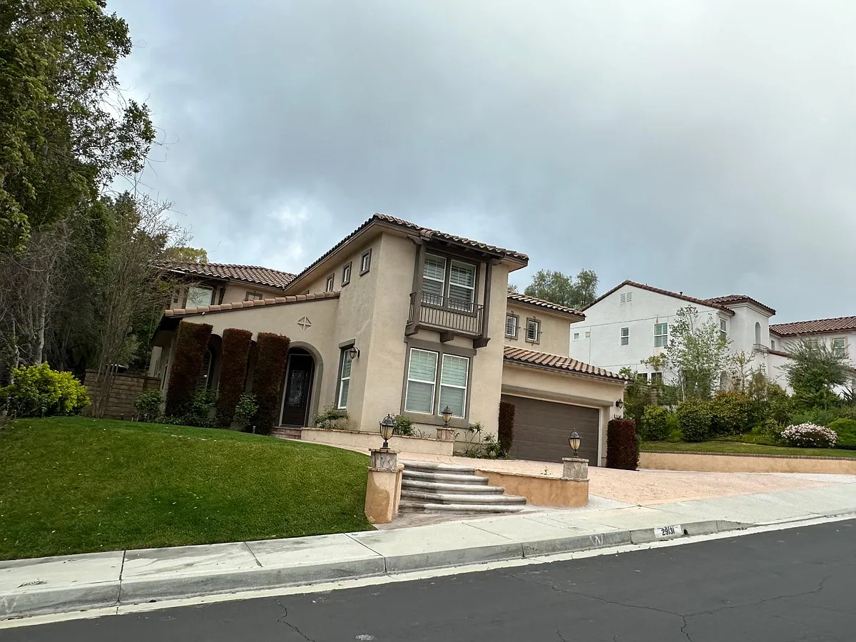 Building Photo - 29131 N Black Pine Way