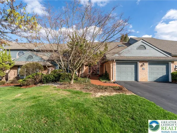 2951 Exeter Dr, Emmaus, PA 18049
