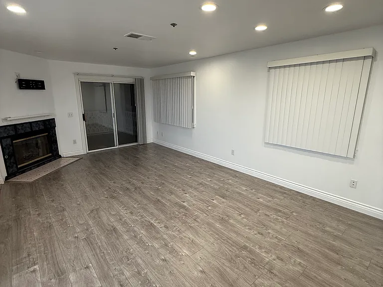 605 Iris Ave #2 — Photo 15