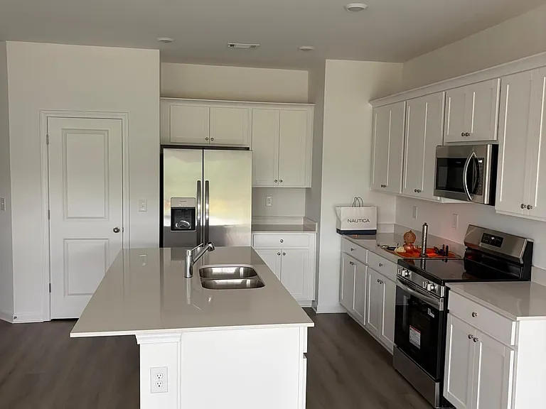 151 Milledge Commons Dr — Photo 14