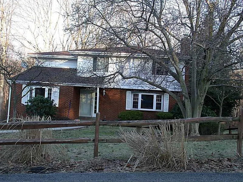 25 Bel Aire Dr photo 1