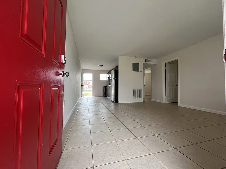 1610 N 25th St #9 — Photo 1
