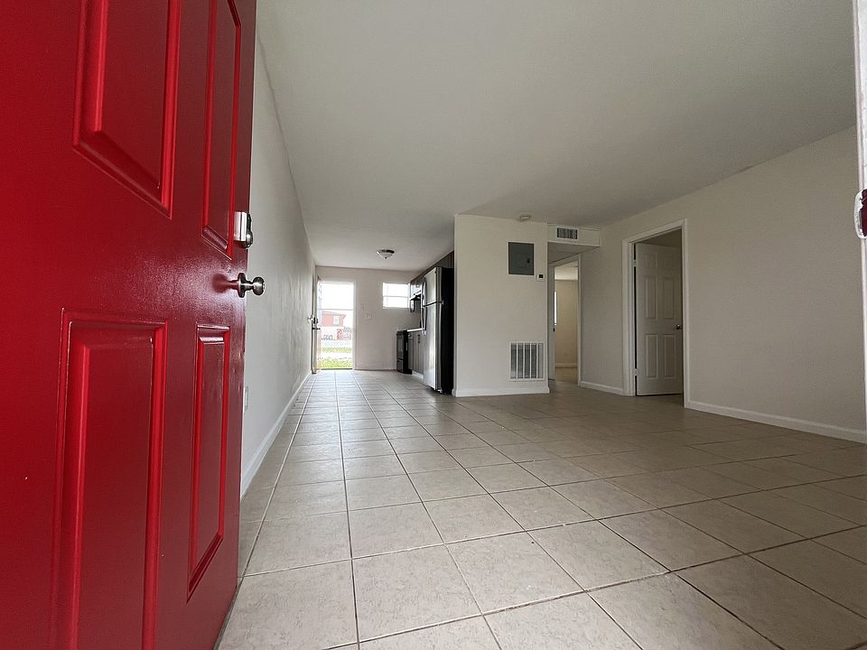 1st image of 1610 N 25th St #9