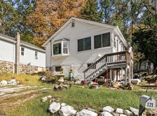 121 Bucknell Trl, Hopatcong Boro, NJ 07843