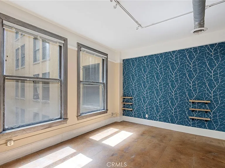 108 W 2nd St #410 — Photo 14