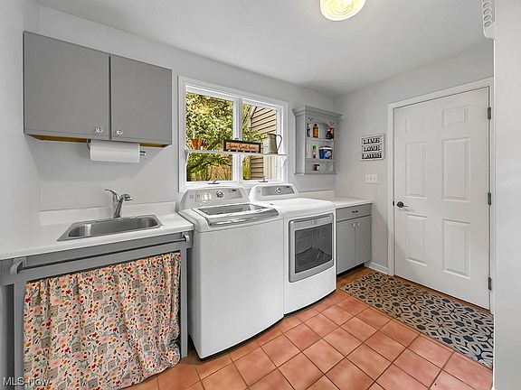 5th image of 16470 Vernon Dr