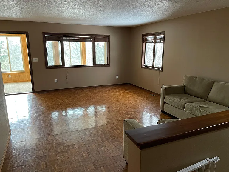 144 Acorn Dr — Photo 36