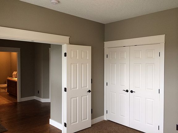 Den, windows to front 