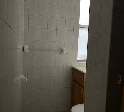 5th image of 226 Thompson St APT 2