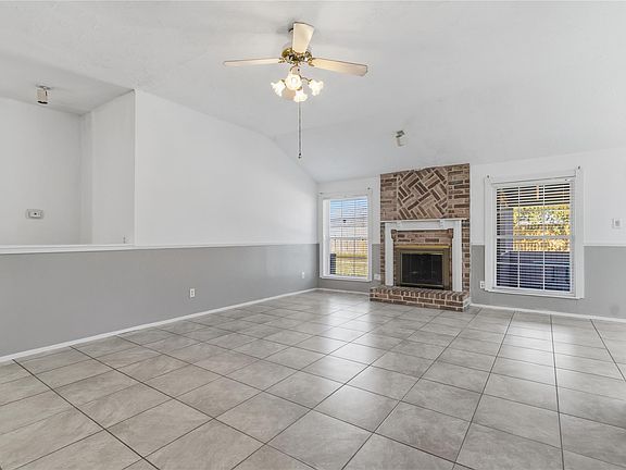 5th image of 10922 Fallbrook Dr