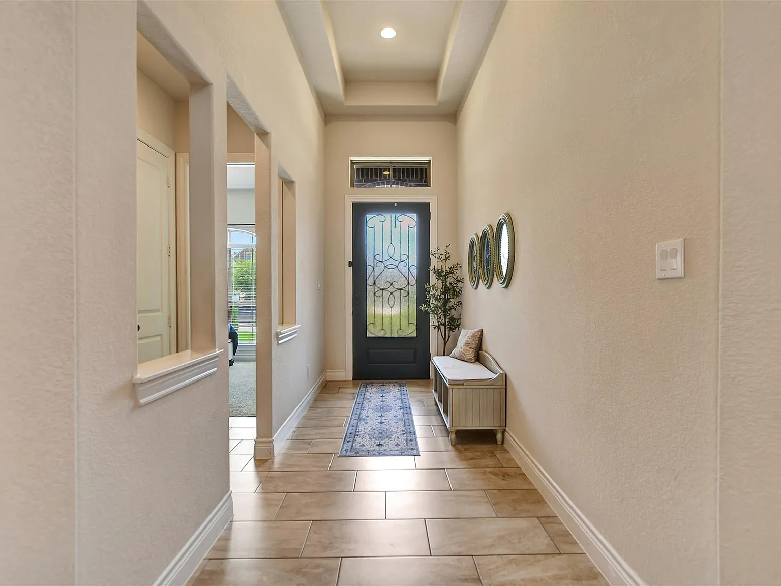 4 bed, 3.0 bath, 2744 sqft, $3,700 — Photo 3