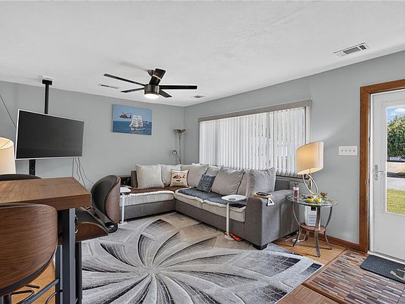 3rd image of 4740 Nuttfield Ln