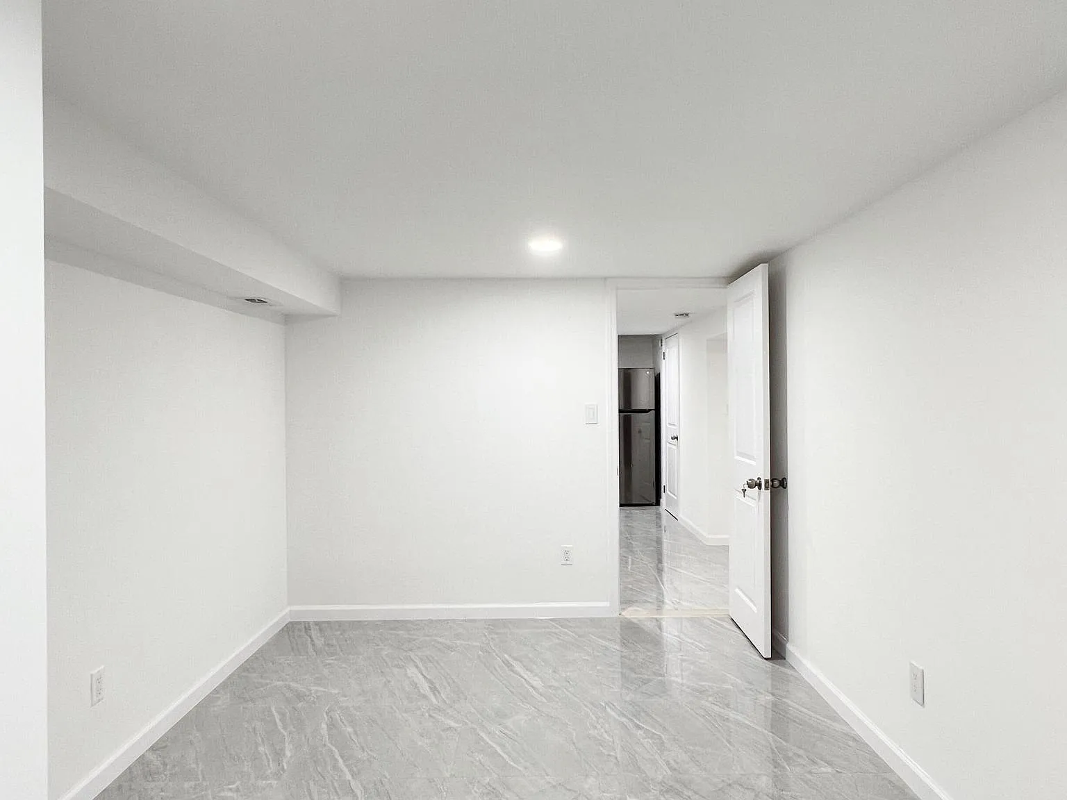 1 bed, 500 sqft, $1,300 — Photo 4