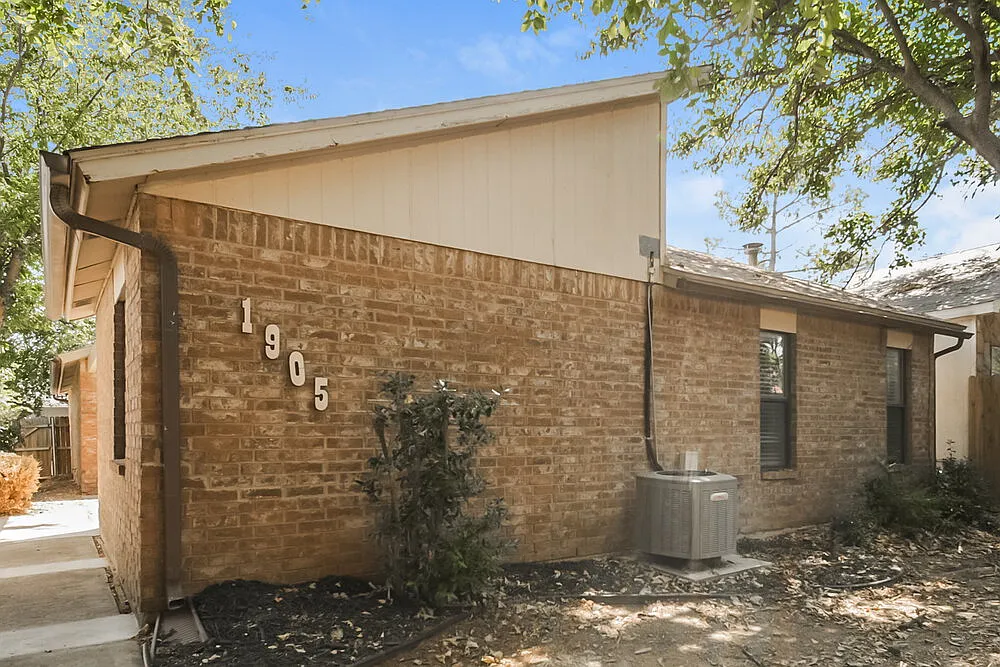 2 bed, 2.0 bath, 1120 sqft, $1,370 — Photo 1