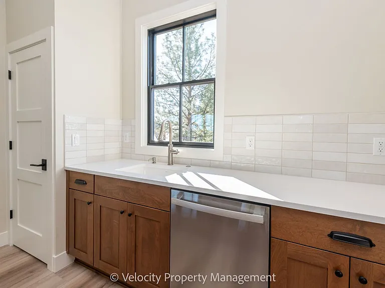 3031 NW Tharp Ave #2 — Photo 9
