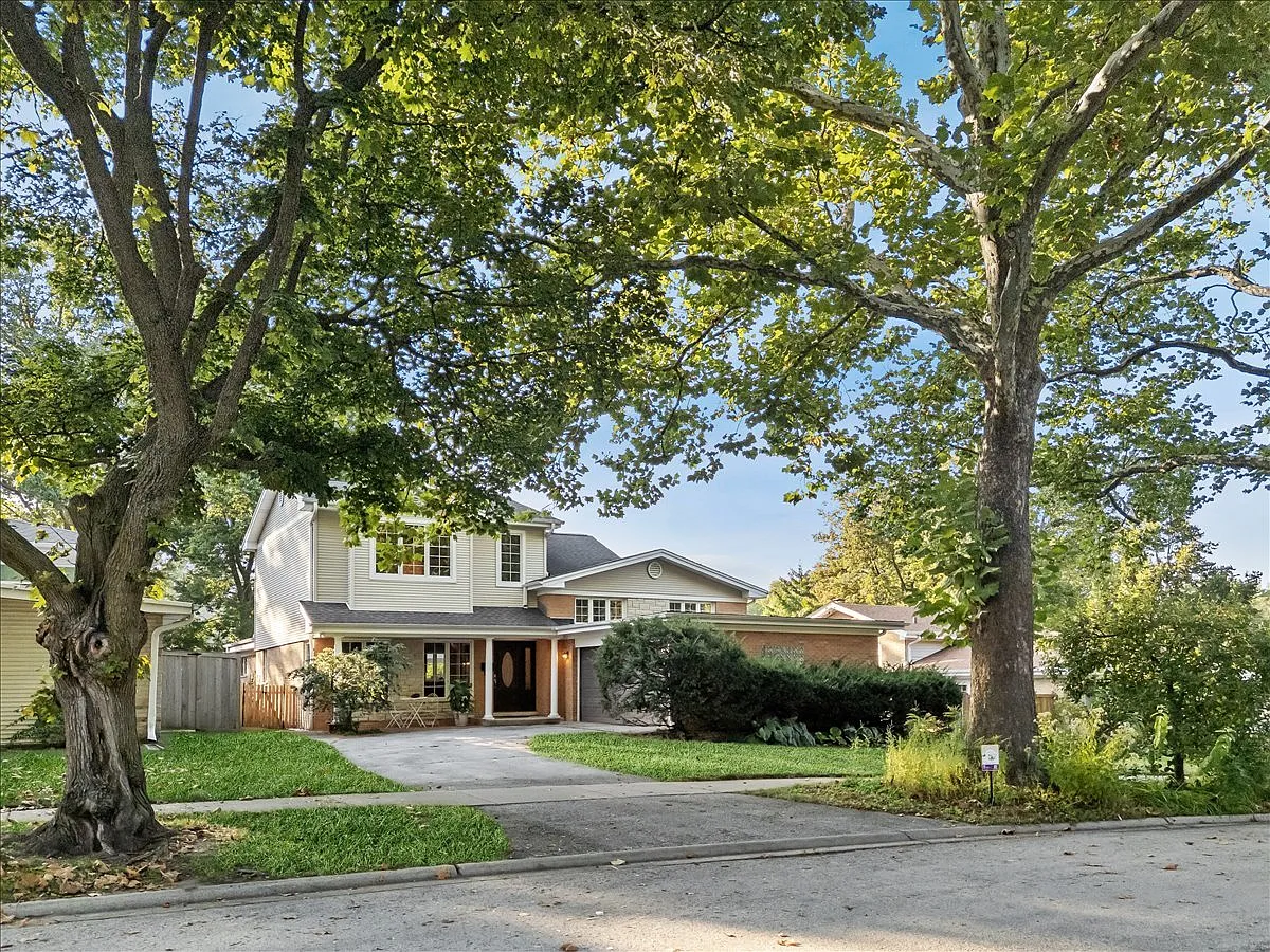 335 Vine St photo 1