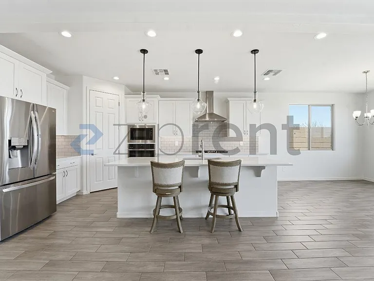 2313 N 195th Dr — Photo 17