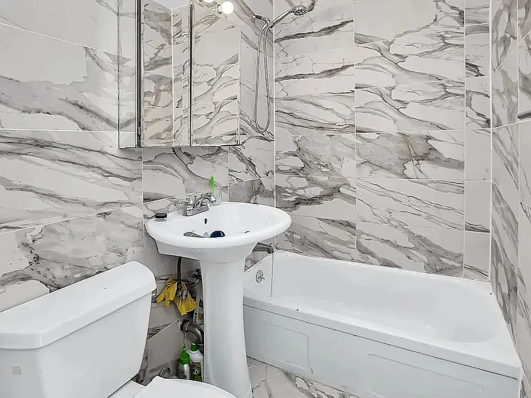 465 W 49th St #2B — Photo 6