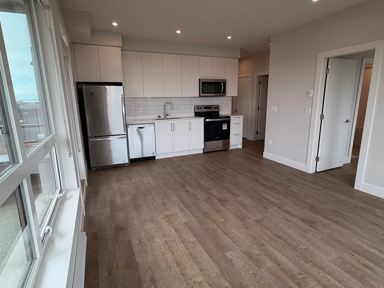 2 bed, 786 sqft, $2,600 — Photo 4