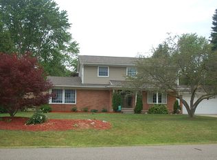 970 Hampstead Ln, Rochester Hills, MI 48309