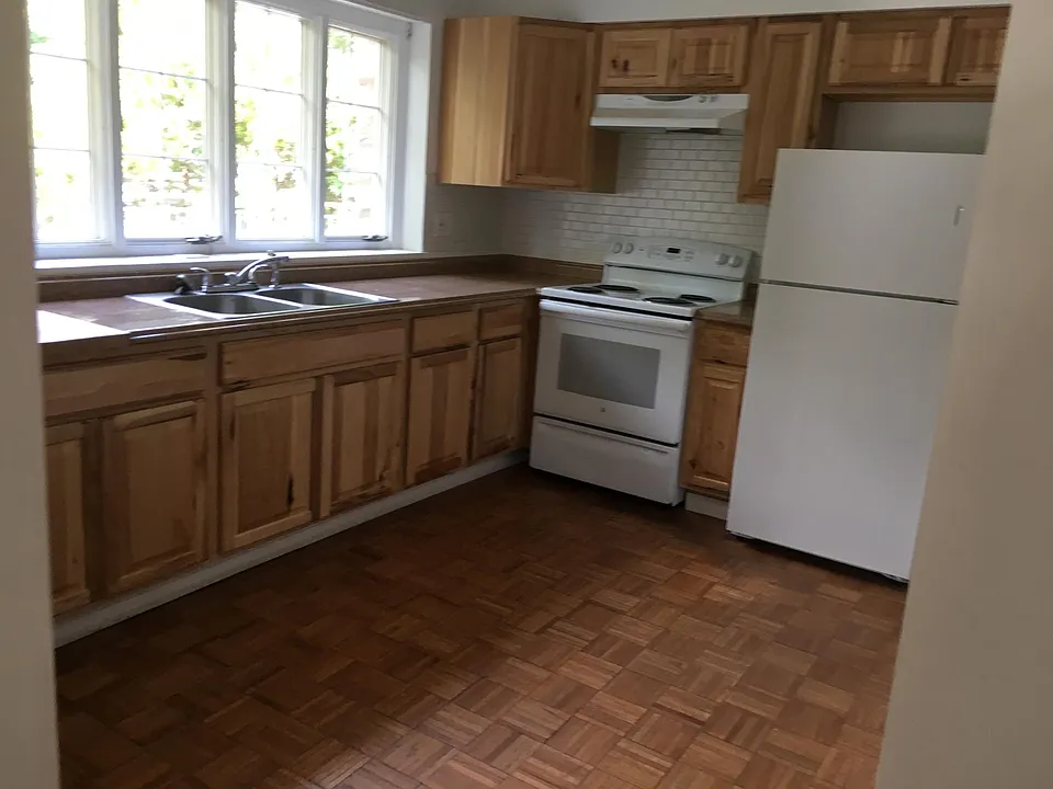 215 W Catherine St #1