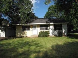 608 Candlewick Rd, Waterloo, IA 50703
