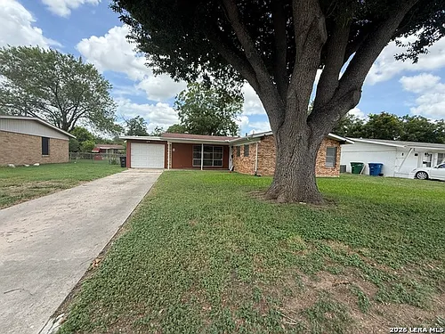 4519 Creekmoor Dr Photo 1