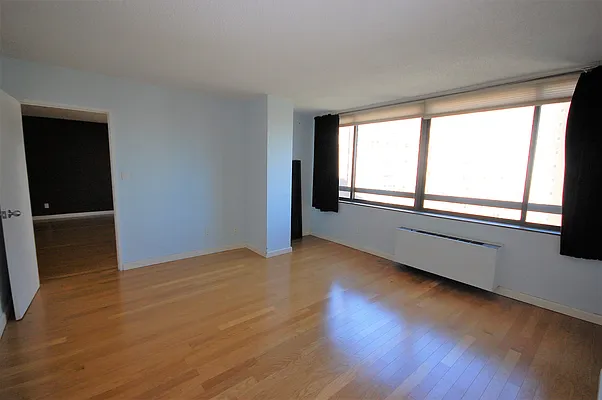 Rented by Re/Max In The City | media 2