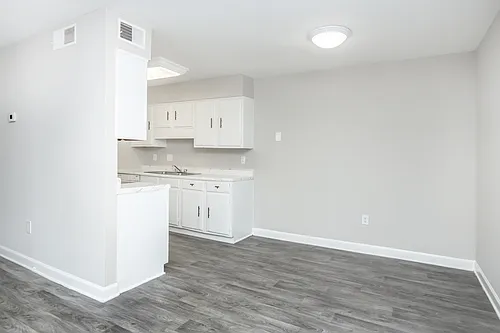 Meadowbrook Apartments Photo 1