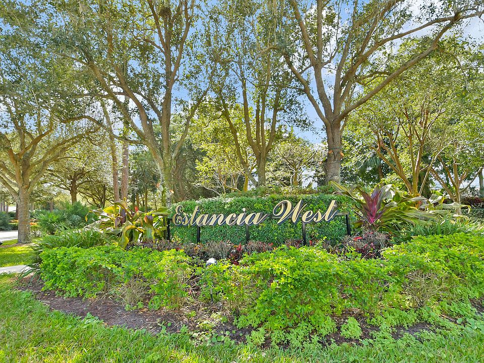 Estancia West Community The perfect location in the heart of Boca Raton. 5 mins to Town Center, I-95, and Florida's Turnpike.