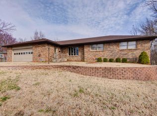 538 Oak Ln, Mount Vernon, MO 65712