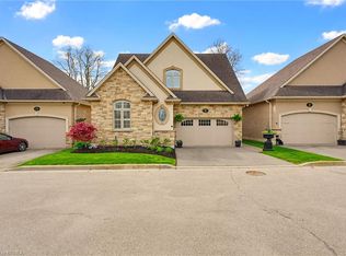68 Fairview Dr #9, Brantford, ON N3R2W9