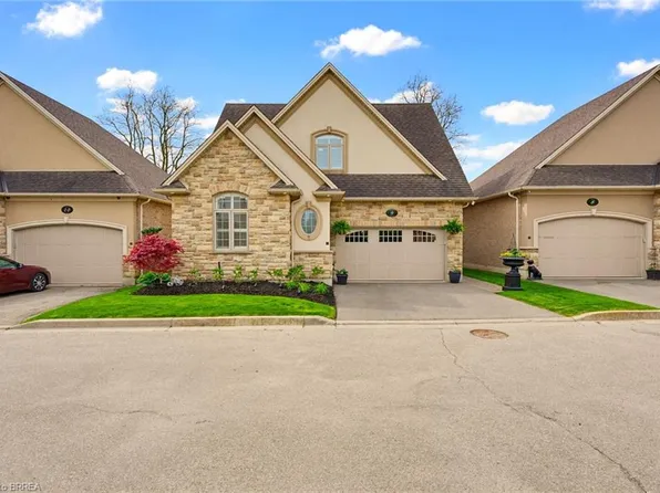 68 Fairview Dr #9, Brantford, ON N3R 2W9