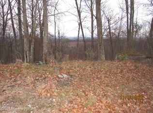 115 Manorview Dr, Dallas, PA 18612