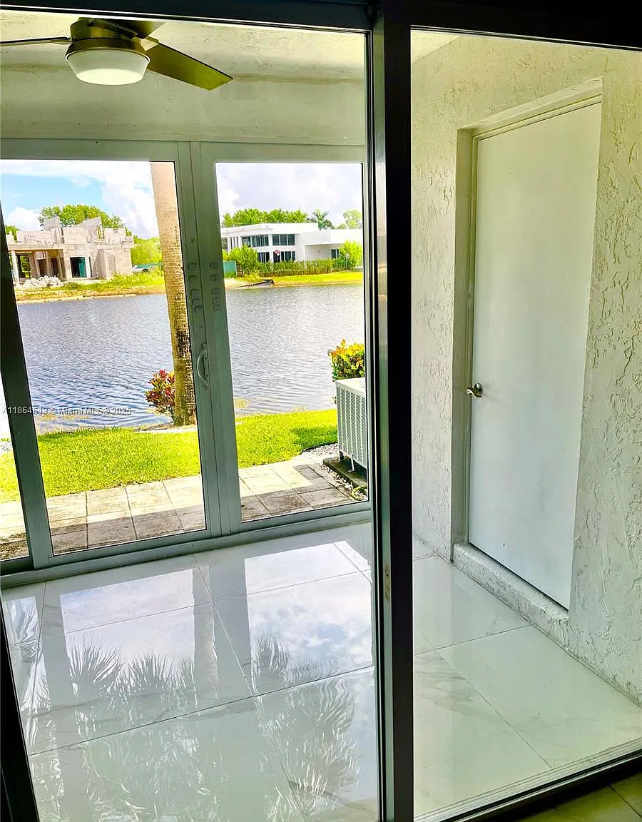 2 bed, 1140 sqft, $2,850 — Photo 4