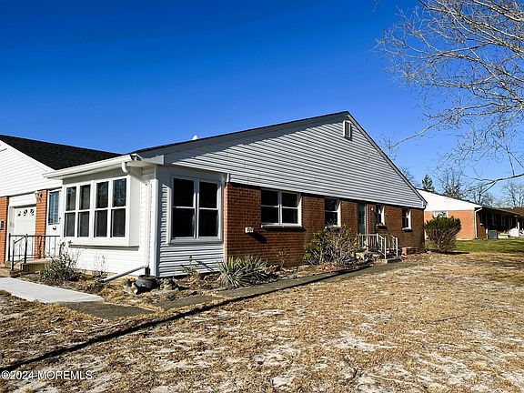 2nd image of 63B Hudson Parkway