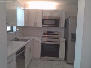 9233 SW 8th St APT 404, Boca Raton, FL 33428