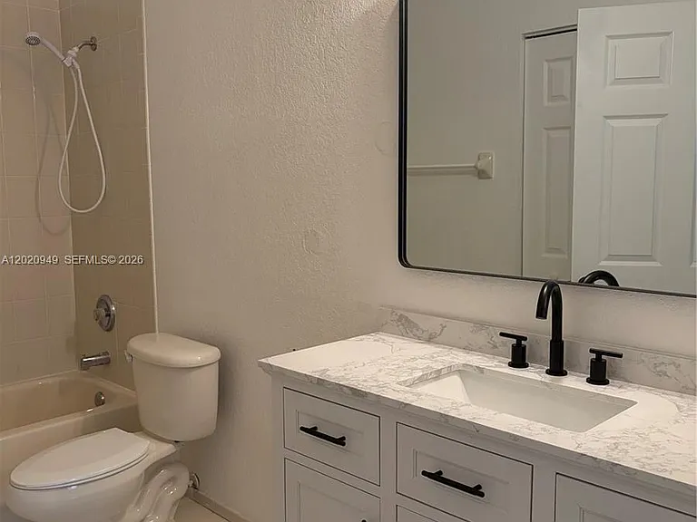 8835 S Isles Cir #0 — Photo 12