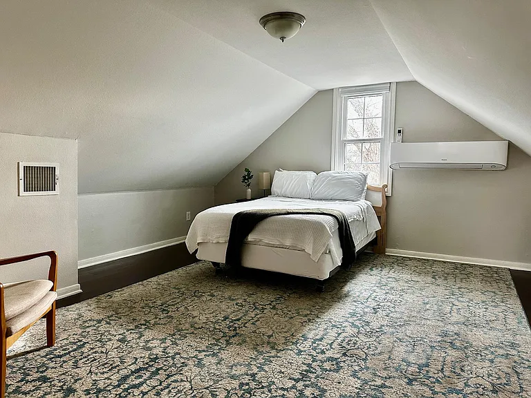 203 S 1st St — Photo 19