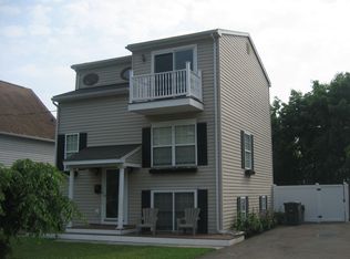 25 Elm St, Milford, CT 06460