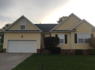 112 Saddlecreek Cir, Dickson, TN 37055