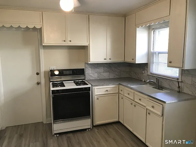 720 Knapps Hwy — Photo 7
