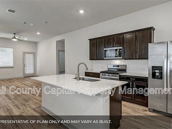 4th image of 325 Fairfax Ave